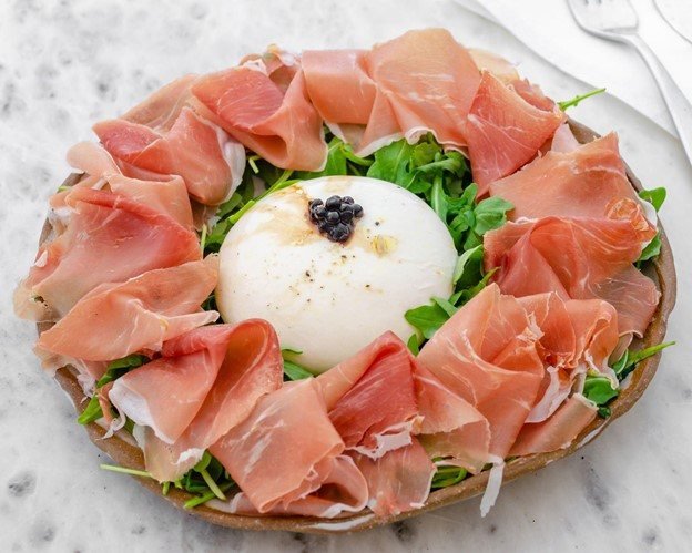 Burrata e Crudo plate